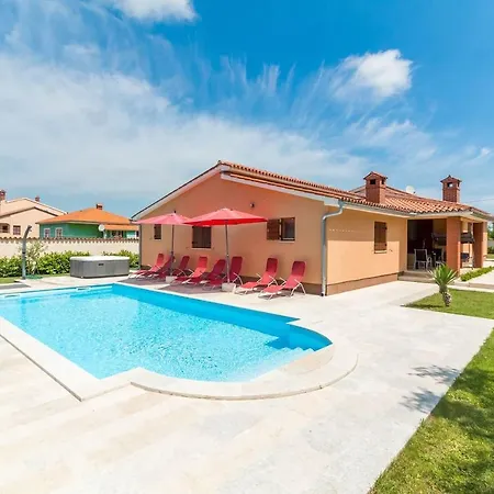Villa Tramonto 4 Stars, Krnica